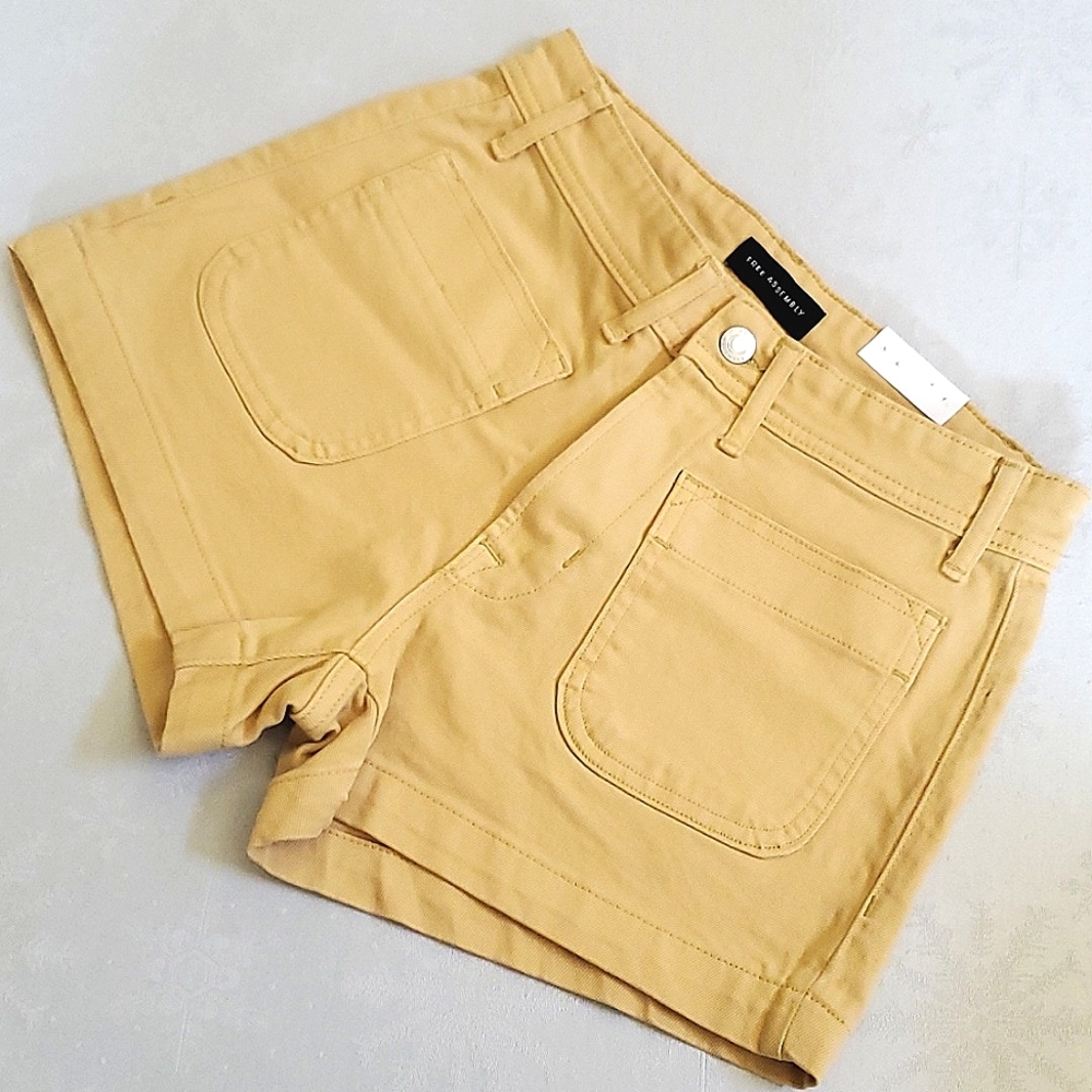 NWT New Free Assembly Mustard Color Denim Front Patch Pocket Shorts Size 2